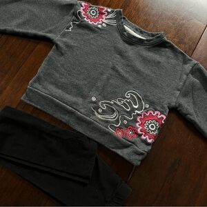 EMBROIDERED sweatshirt + leggings